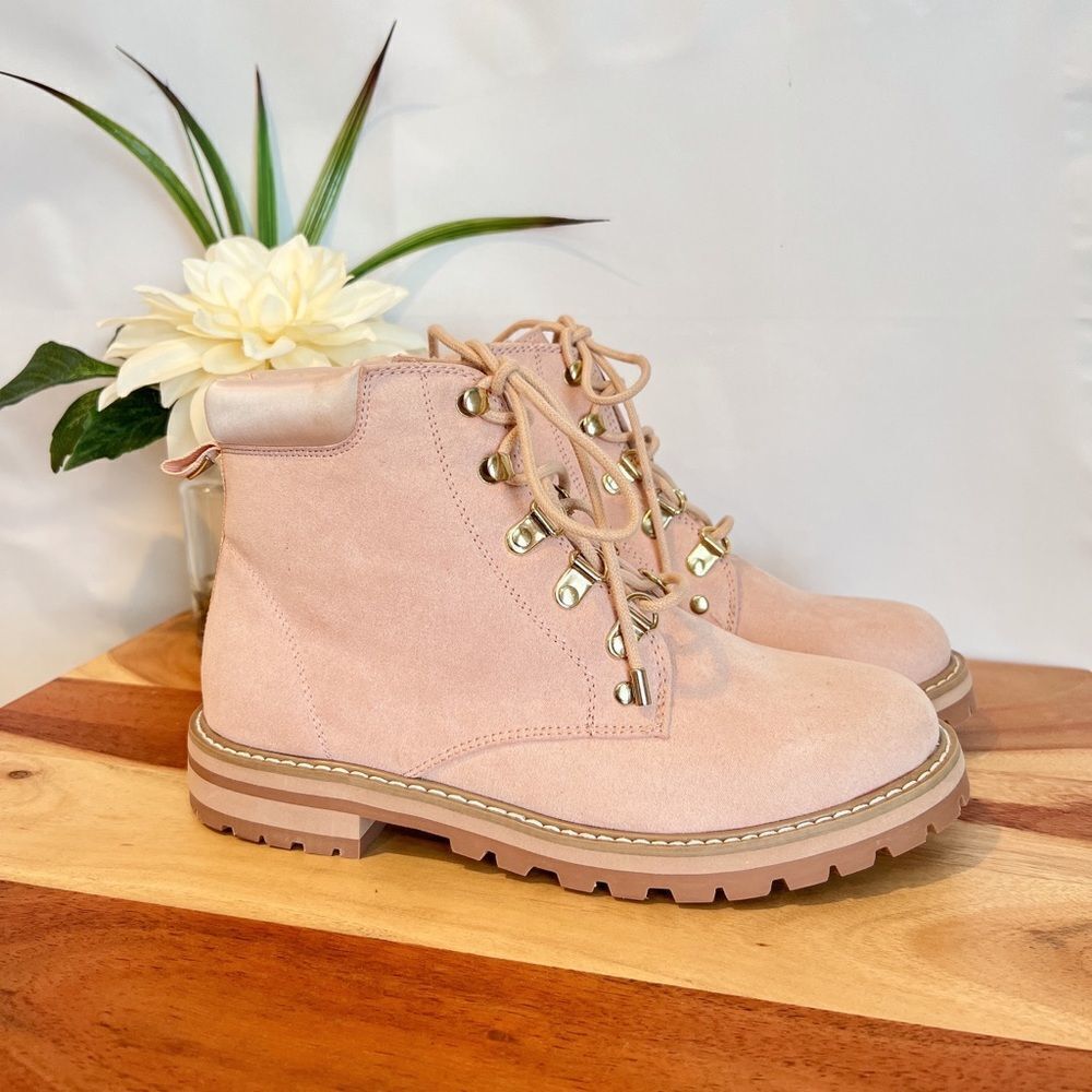 New Guess combat boots size 5.5